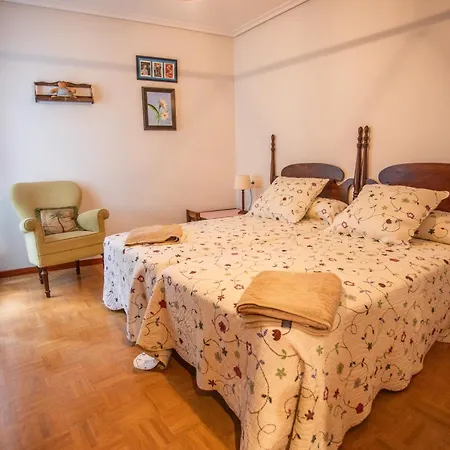 En Cangas De Vut7876as Apartamento
